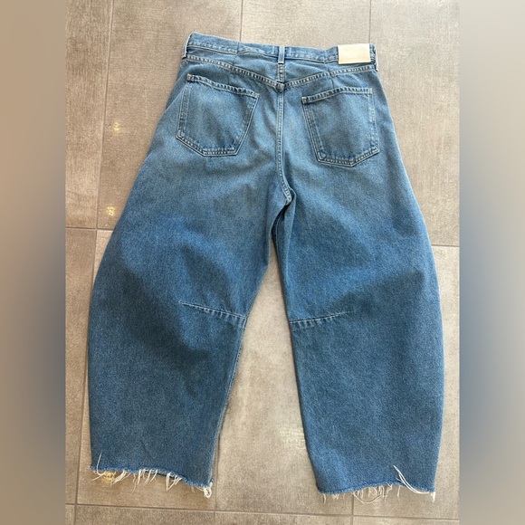 Citizens of Humanity Distressed Barrel Jean 32 - Picture 5 of 8